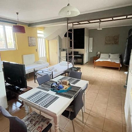 Patras - Independent Studio In Quiet Area المظهر الخارجي الصورة
