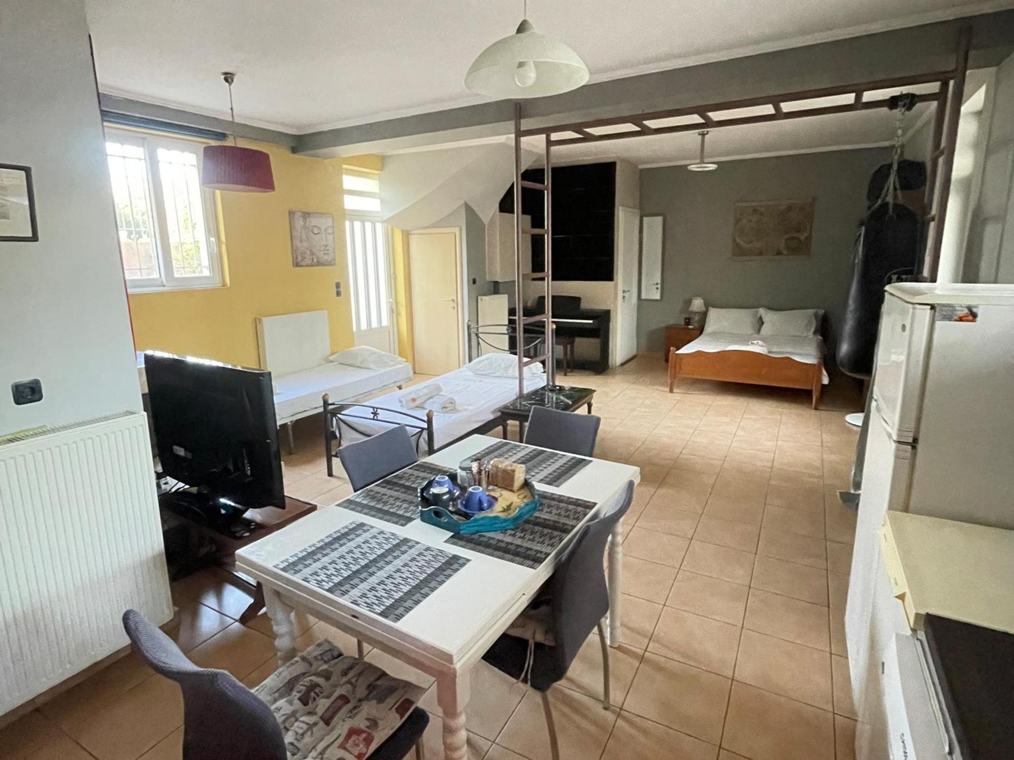 Patras - Independent Studio In Quiet Area المظهر الخارجي الصورة